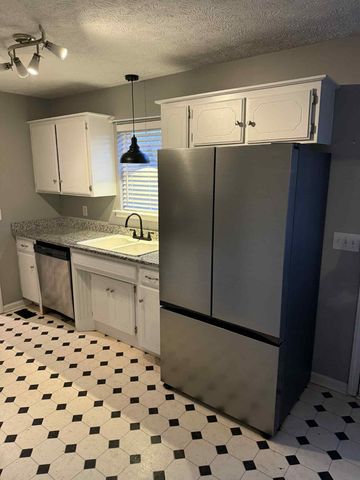 6133 Lee Ave, Murfreesboro, TN 37129