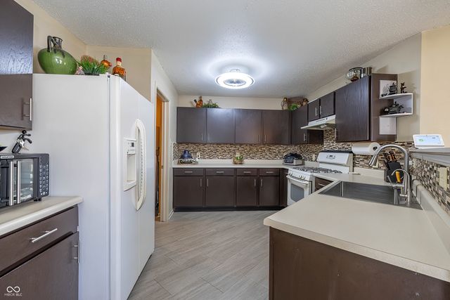 1376 Broyles Lane, Indianapolis, IN 46231