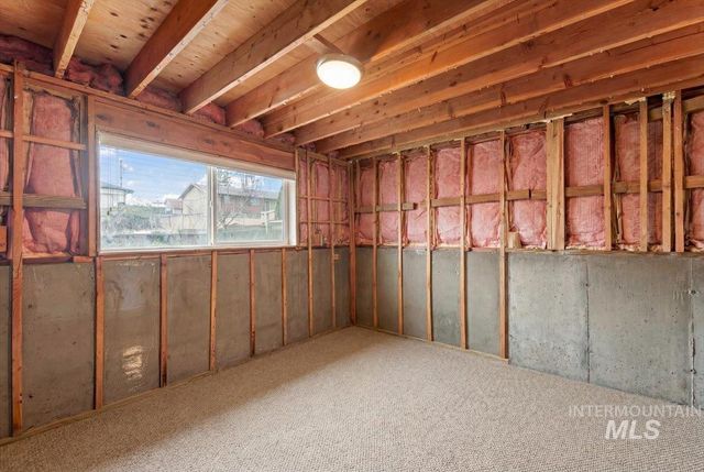 2319 Polk St, Caldwell, ID 83605