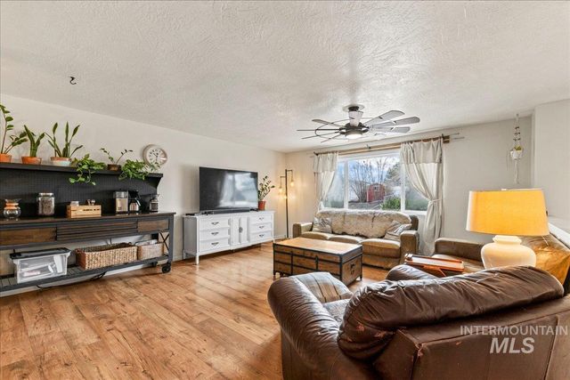 2319 Polk St, Caldwell, ID 83605
