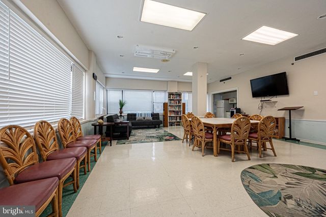 101 S RALEIGH AVE, Atlantic City, NJ 08401