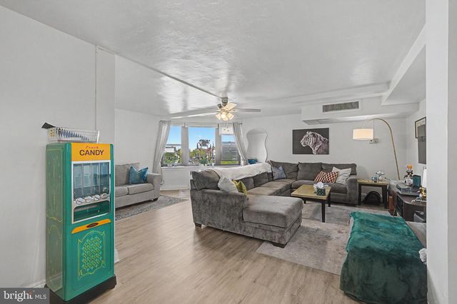 101 S RALEIGH AVE, Atlantic City, NJ 08401