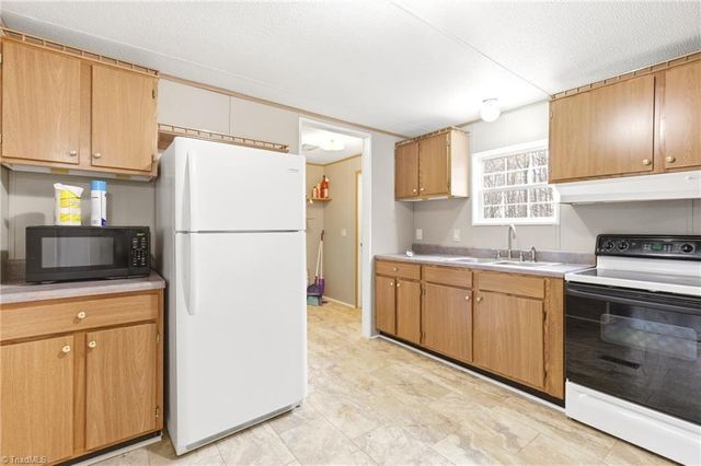 670 Foxwood Road, Madison, NC 27025