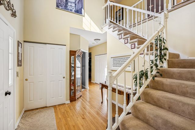 1804 Redwood Lane, Mchenry, IL 60051