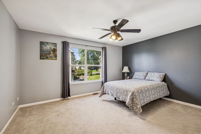 1804 Redwood Lane, Mchenry, IL 60051