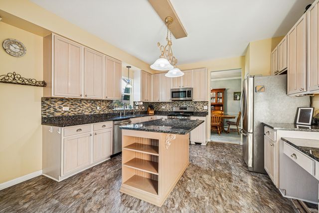 1804 Redwood Lane, Mchenry, IL 60051