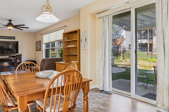 1804 Redwood Lane, Mchenry, IL 60051