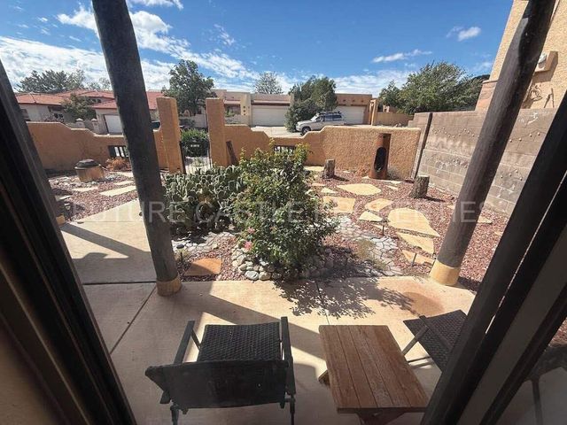 8019 Basalt Avenue NW, Albuquerque, NM 87120