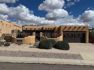 8019 Basalt Avenue NW, Albuquerque, NM 87120