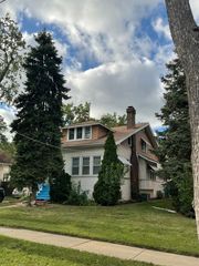 1618 Ashland Avenue, Des Plaines, IL 60016