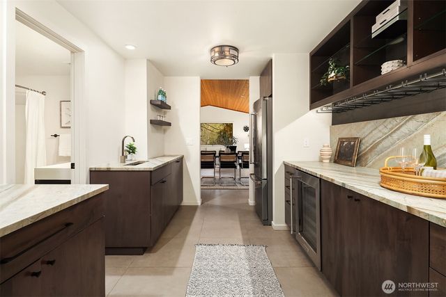 25112 SE 17th Street, Sammamish, WA 98075