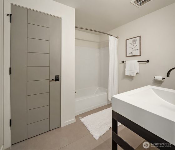 25112 SE 17th Street, Sammamish, WA 98075