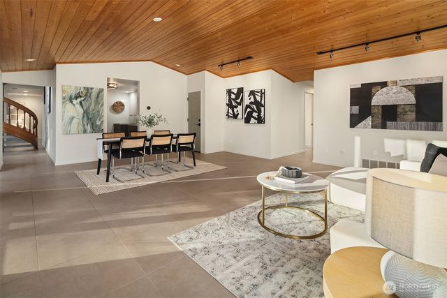 25112 SE 17th Street, Sammamish, WA 98075