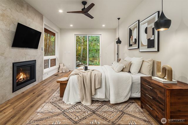 25112 SE 17th Street, Sammamish, WA 98075