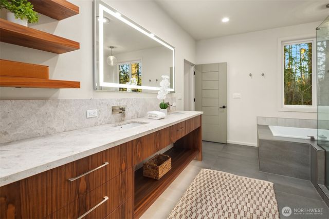 25112 SE 17th Street, Sammamish, WA 98075