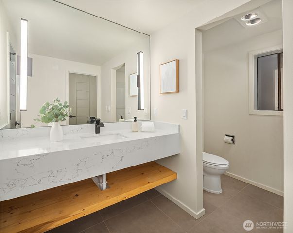 25112 SE 17th Street, Sammamish, WA 98075