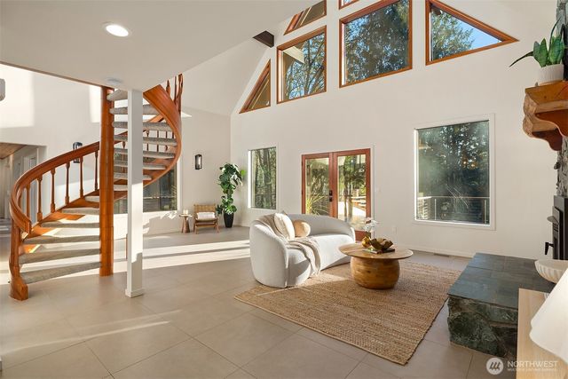 25112 SE 17th Street, Sammamish, WA 98075