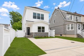 249 Bedford Avenue, New Hyde Park, NY 11040