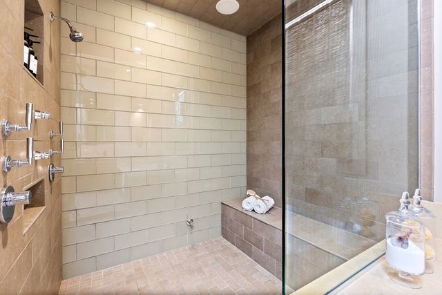 1842 N Wolcott Avenue, Chicago, IL 60622