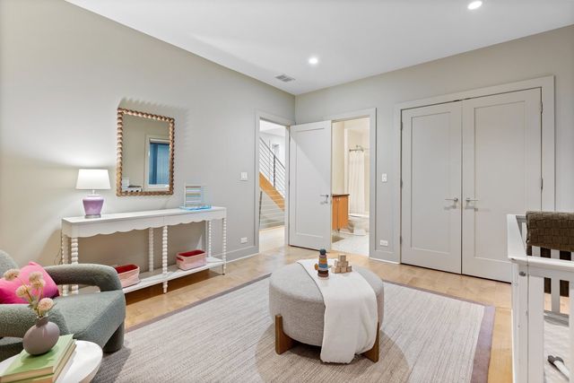 1842 N Wolcott Avenue, Chicago, IL 60622