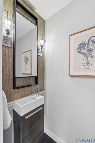 11721 Cedar Ln, Chester, VA 23831