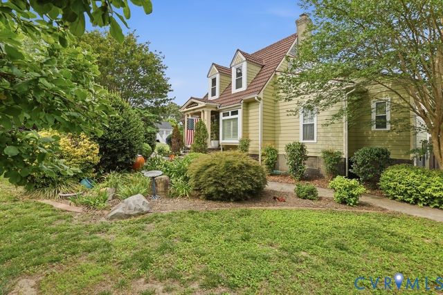 11721 Cedar Ln, Chester, VA 23831