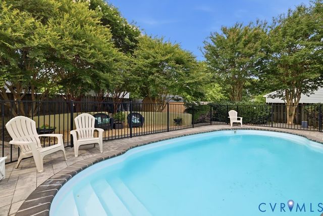 11721 Cedar Ln, Chester, VA 23831