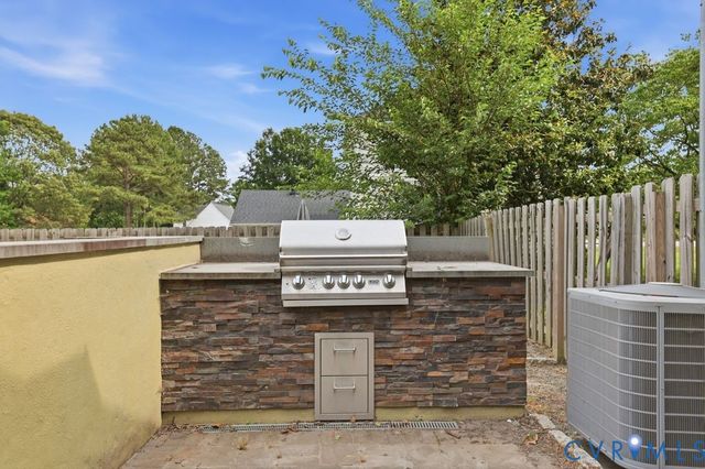 11721 Cedar Ln, Chester, VA 23831