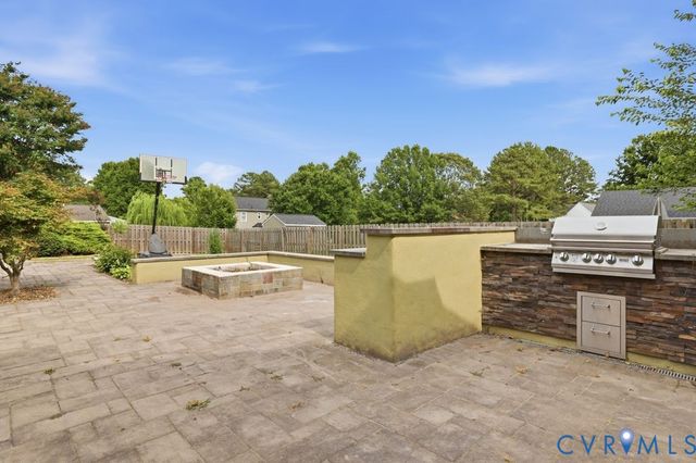 11721 Cedar Ln, Chester, VA 23831