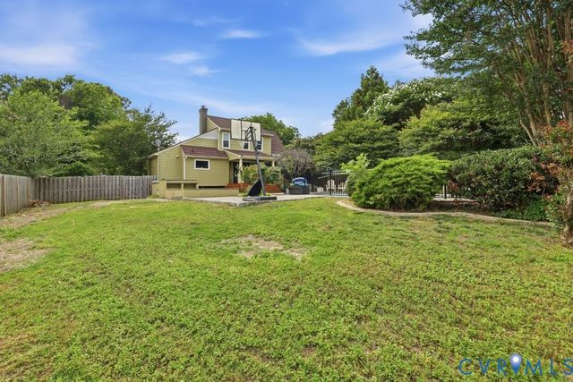 11721 Cedar Ln, Chester, VA 23831