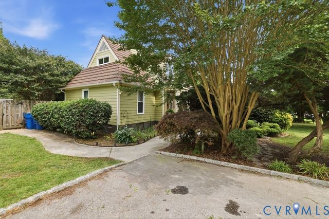 11721 Cedar Ln, Chester, VA 23831