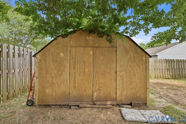 11721 Cedar Ln, Chester, VA 23831