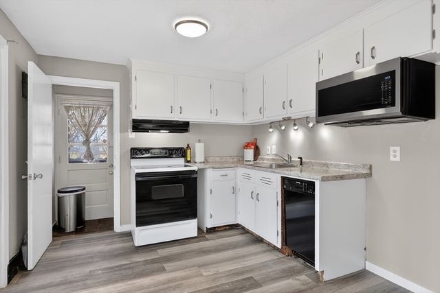 11 Venus Dr, Shrewsbury, MA 01545