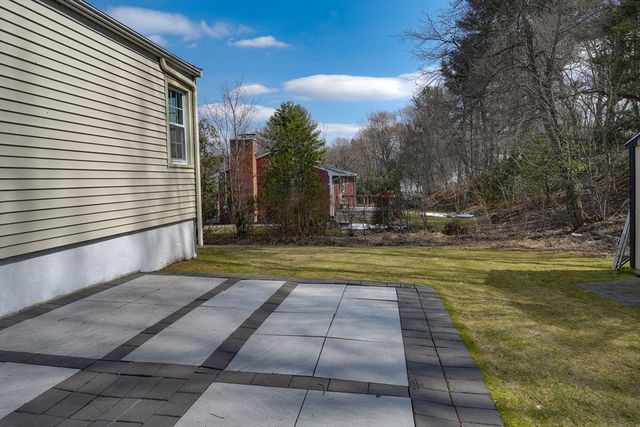 11 Venus Dr, Shrewsbury, MA 01545