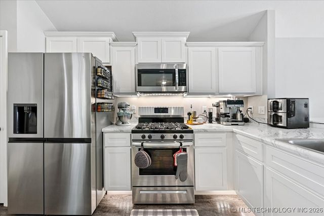 14225 N 73 Avenue, Collinsville, OK 74021