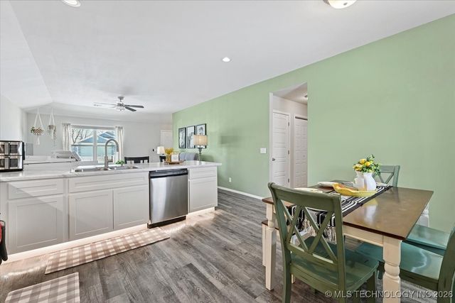 14225 N 73 Avenue, Collinsville, OK 74021