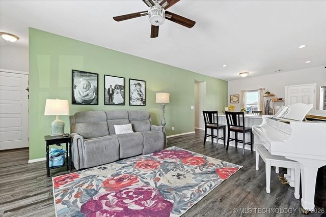 14225 N 73 Avenue, Collinsville, OK 74021