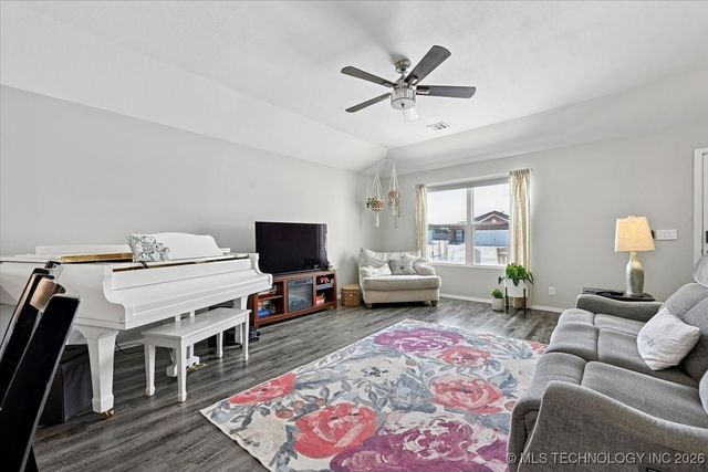 14225 N 73 Avenue, Collinsville, OK 74021