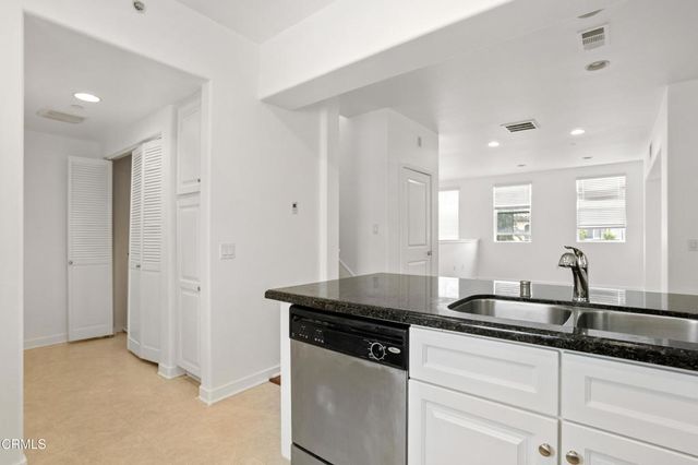 15633 Odyssey Drive 56, Los Angeles, CA 91344