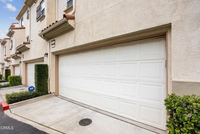 15633 Odyssey Drive 56, Los Angeles, CA 91344