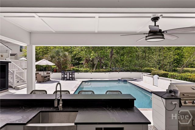 121 Greenview Drive, Savannah, GA 31405