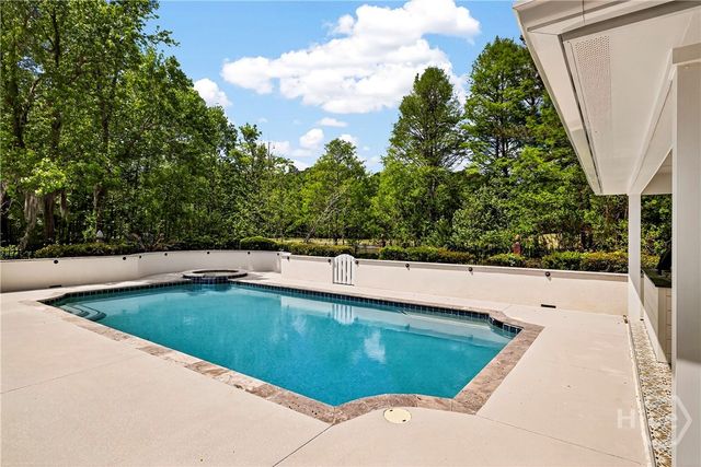 121 Greenview Drive, Savannah, GA 31405
