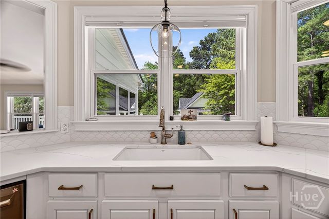 121 Greenview Drive, Savannah, GA 31405