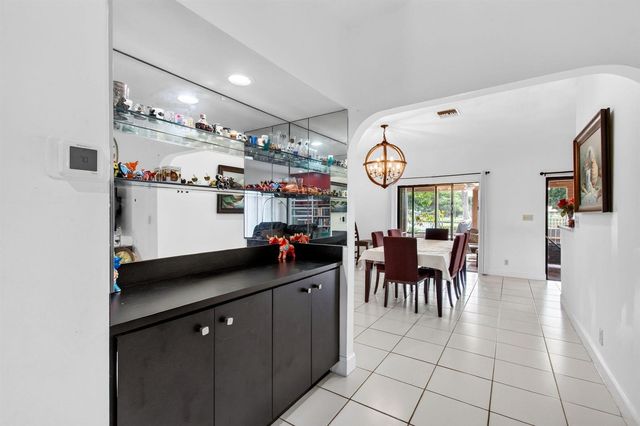 8718 Via Reale, Boca Raton, FL 33496