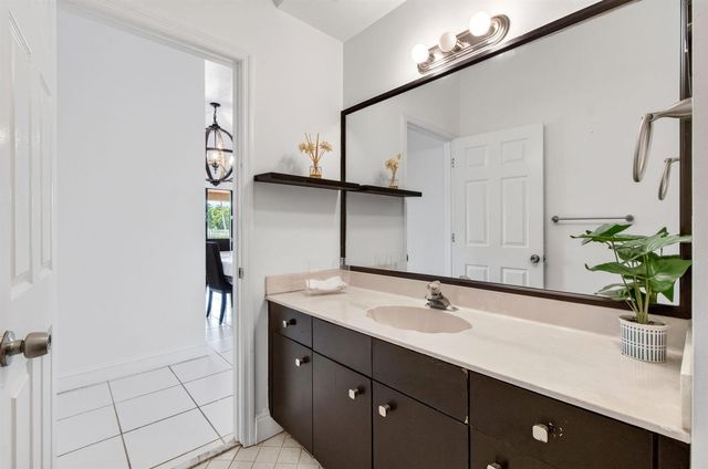 8718 Via Reale, Boca Raton, FL 33496