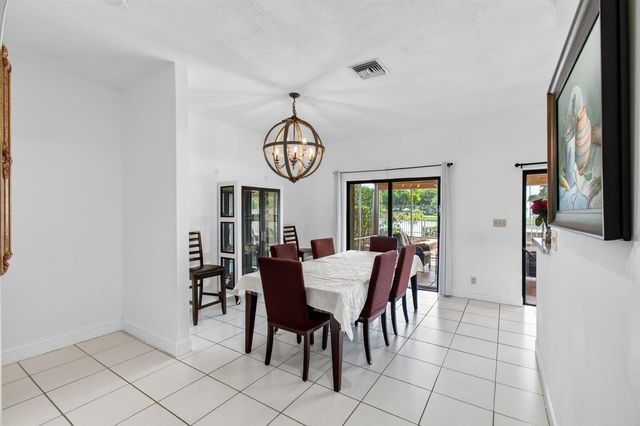 8718 Via Reale, Boca Raton, FL 33496