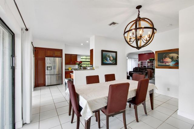 8718 Via Reale, Boca Raton, FL 33496