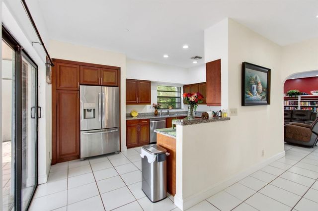 8718 Via Reale, Boca Raton, FL 33496