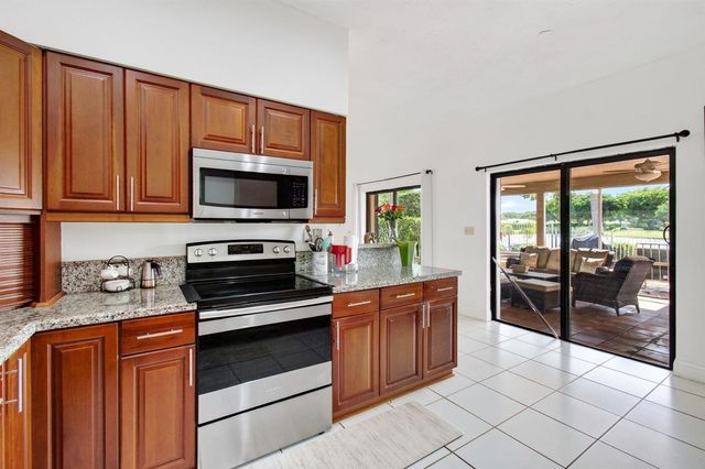 8718 Via Reale, Boca Raton, FL 33496