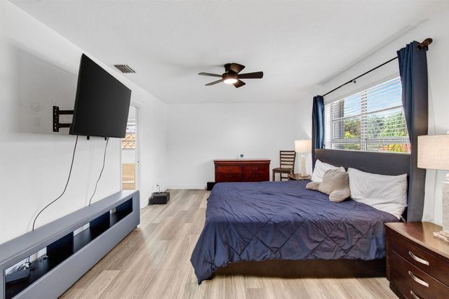 8718 Via Reale, Boca Raton, FL 33496